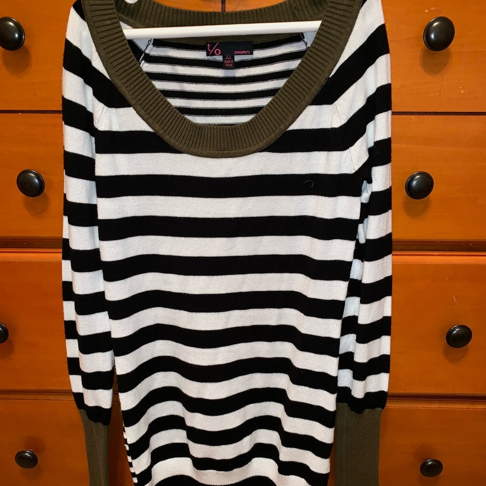 Pullover sweater